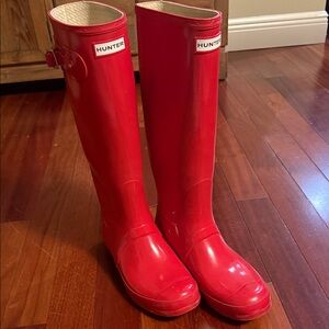 Hunter Bold Red Waterproof Boots Men 9 Women 10